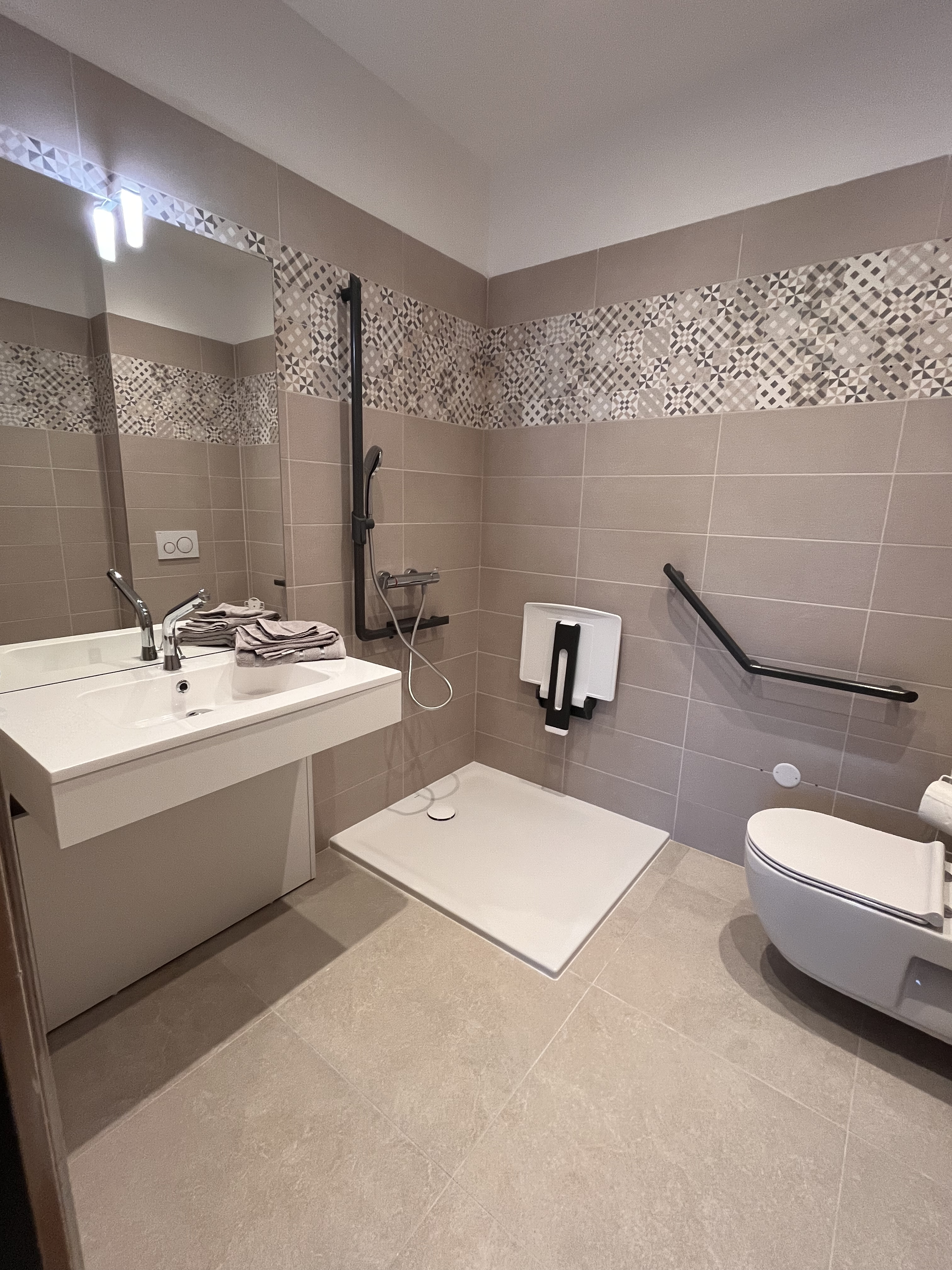 Hôtel après - salle de bain